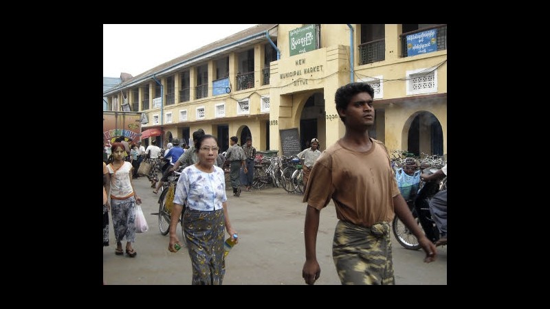 Birmania, violenze etniche in Stato Rakhine, interviene esercito