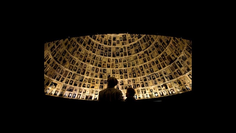 Israele, imbrattato memoriale Yad Vashem: Grazie Hitler per Olocausto