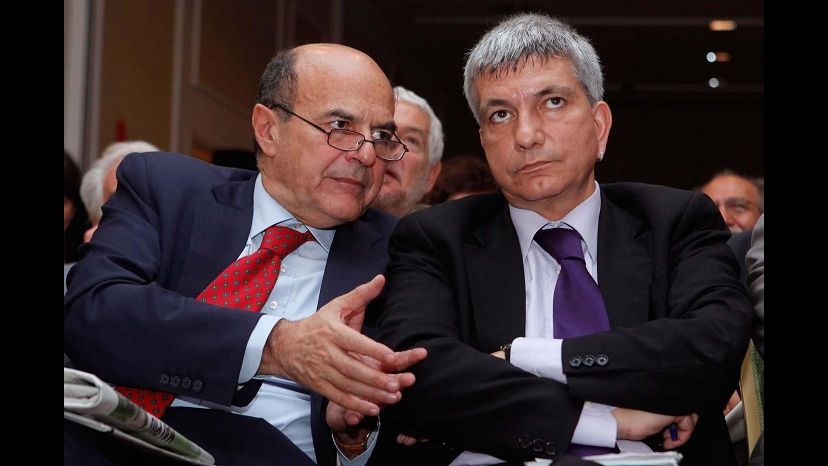 Di Pietro attacca Pd e straccia foto di Vasto. Vendola: Non è rottura