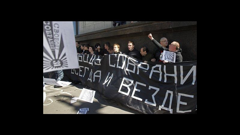Russia, fermati 2 dimostranti opposizione per scontri polizia a maggio
