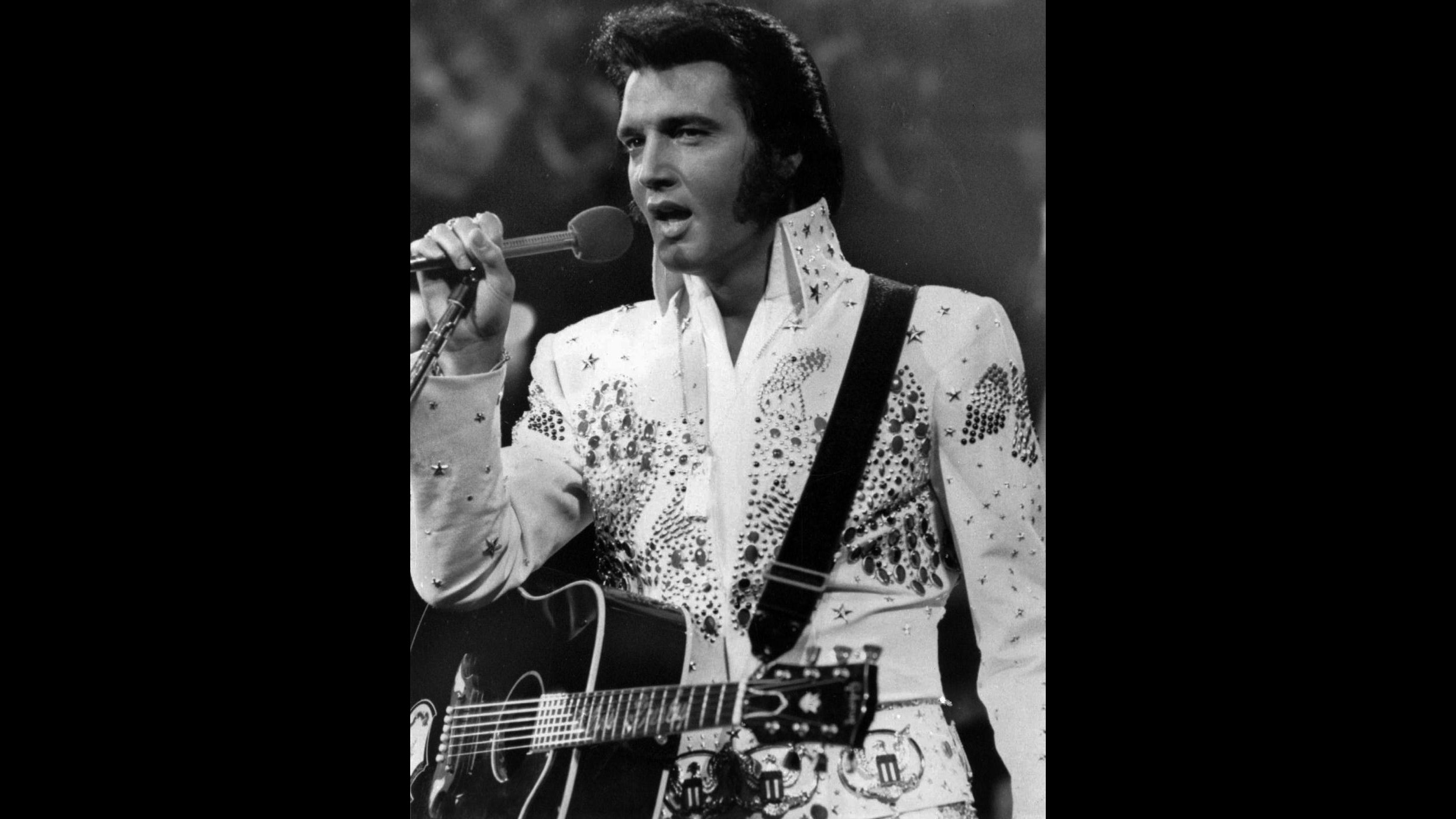 Elvis Presley tornerà in forma di ologramma