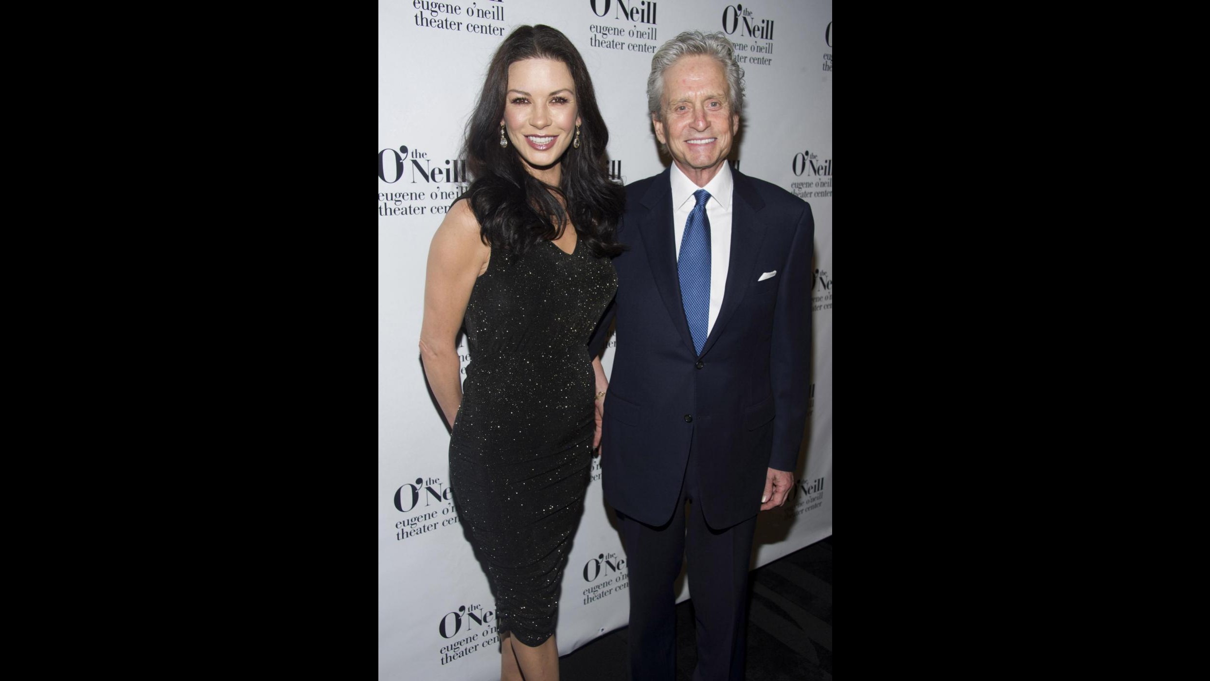 Coppia Zeta-Jones e Douglas: Lui indossa i miei vestiti