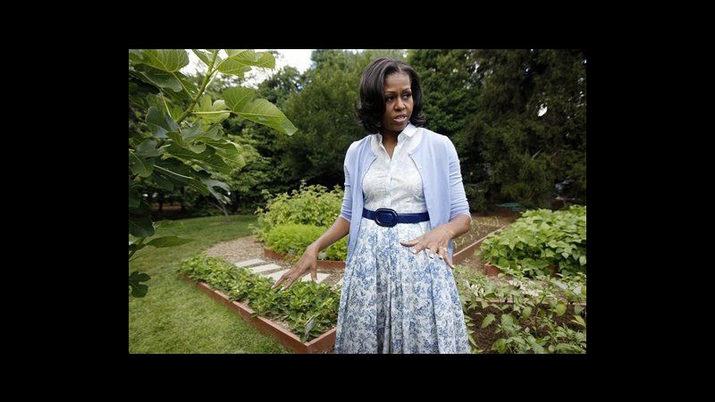 Michelle Obama al David Letterman show con battute sul giardinaggio