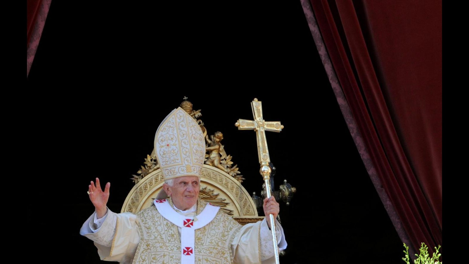 Benedetto XVI: A medici non occorre solo competenza, serve umanità