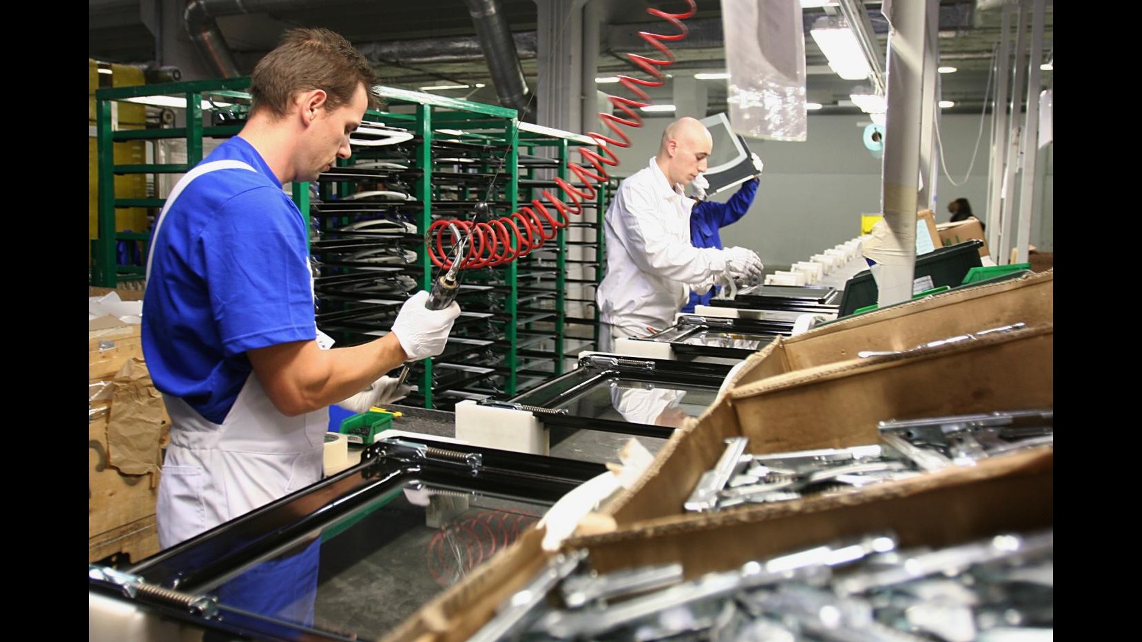 Industria, Confindustria: produzione cala ancora, a giugno -0,5%