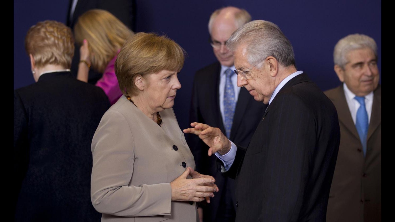 Monti: Euro più forte, Italia non usa scudo