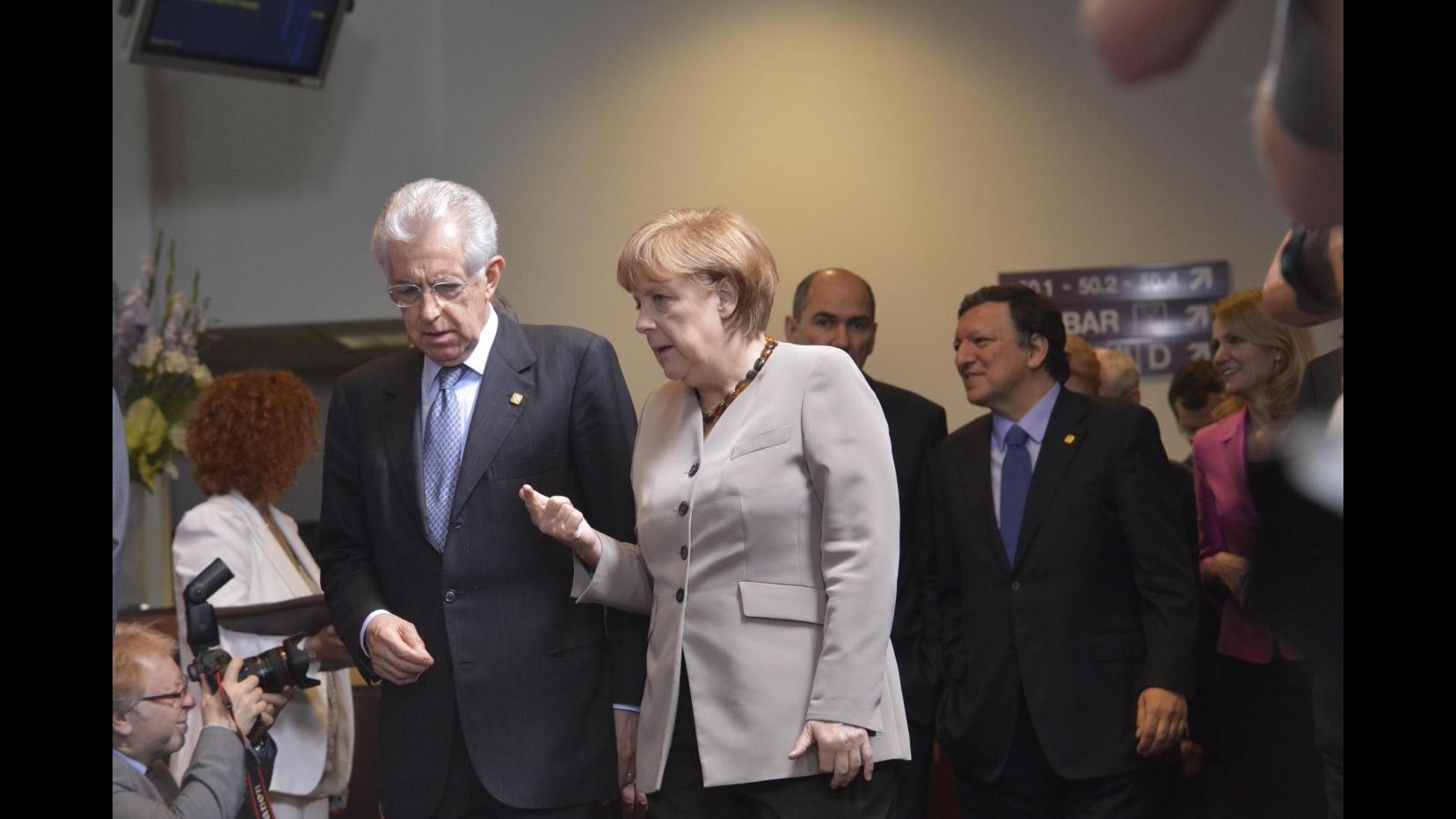 Monti marca la Merkel: stallo totale