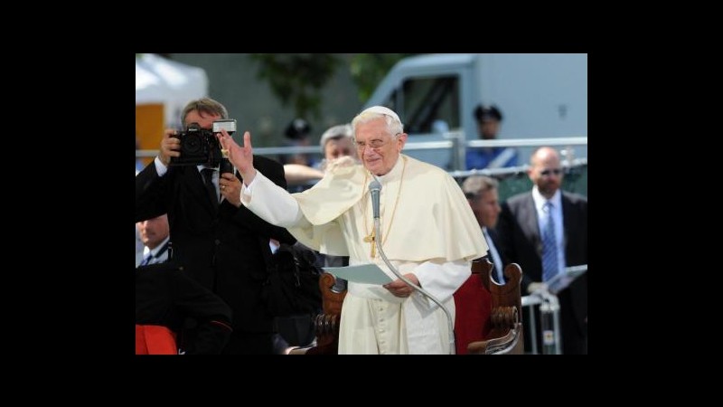 Sisma Emilia, il Papa tra i terremotati