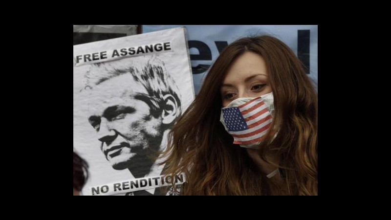 WikiLeaks, Ecuador: Avvocati studiano implicazioni di asilo ad Assange