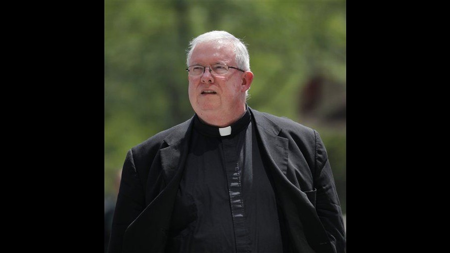 Usa, monsignor Lynn condannato per aver coperto abusi su minori