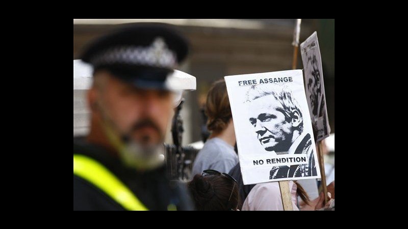 WikiLeaks, Assange: Nessuna garanzia che Ecuador mi concederà asilo