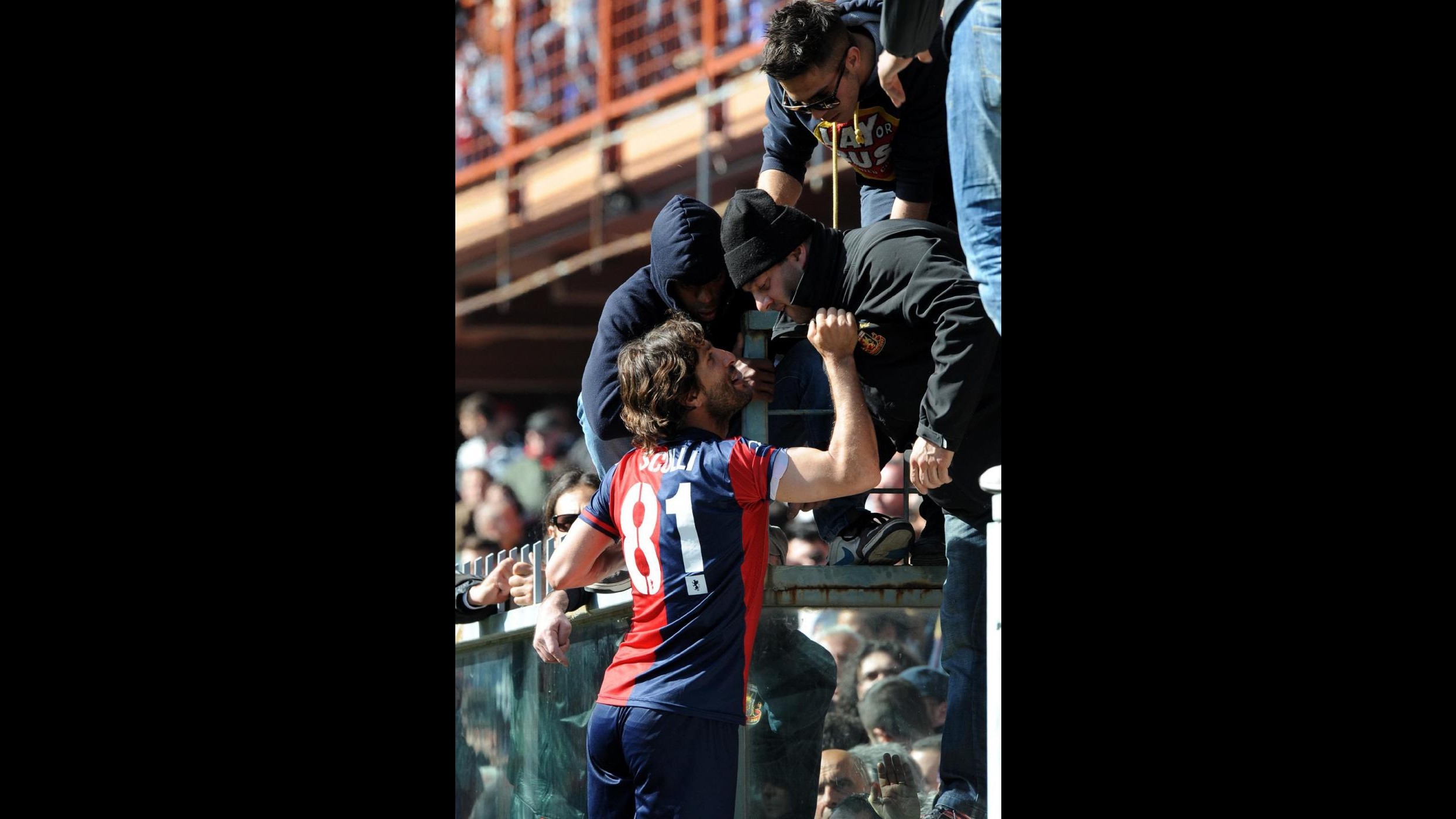 Incidenti durante Genoa-Siena, 10 arresti e 120 daspo