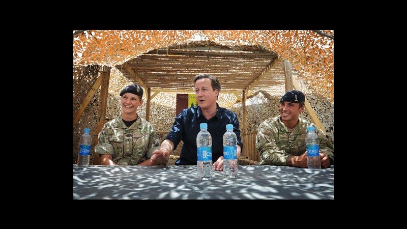Afghanistan, Cameron visita a sorpresa le truppe