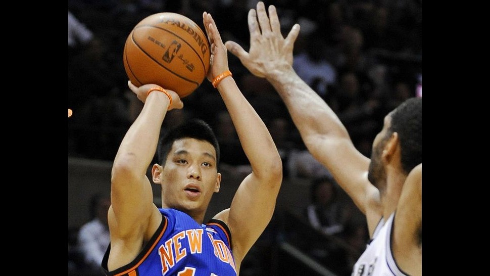 Basket, Jeremy Lin lascia New York: giocherà con gli Houston Rockets