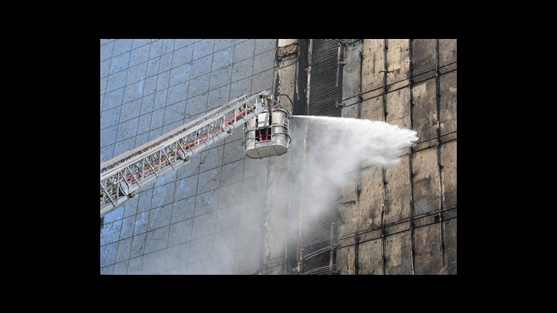 Turchia, incendio in grattacielo di Istanbul: nessun ferito