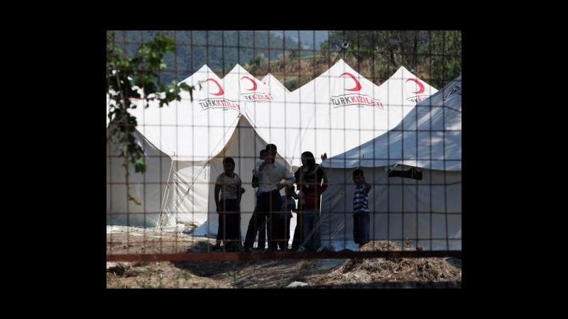 Siria, Onu: Numero rifugiati triplicato da aprile, sono 112mila