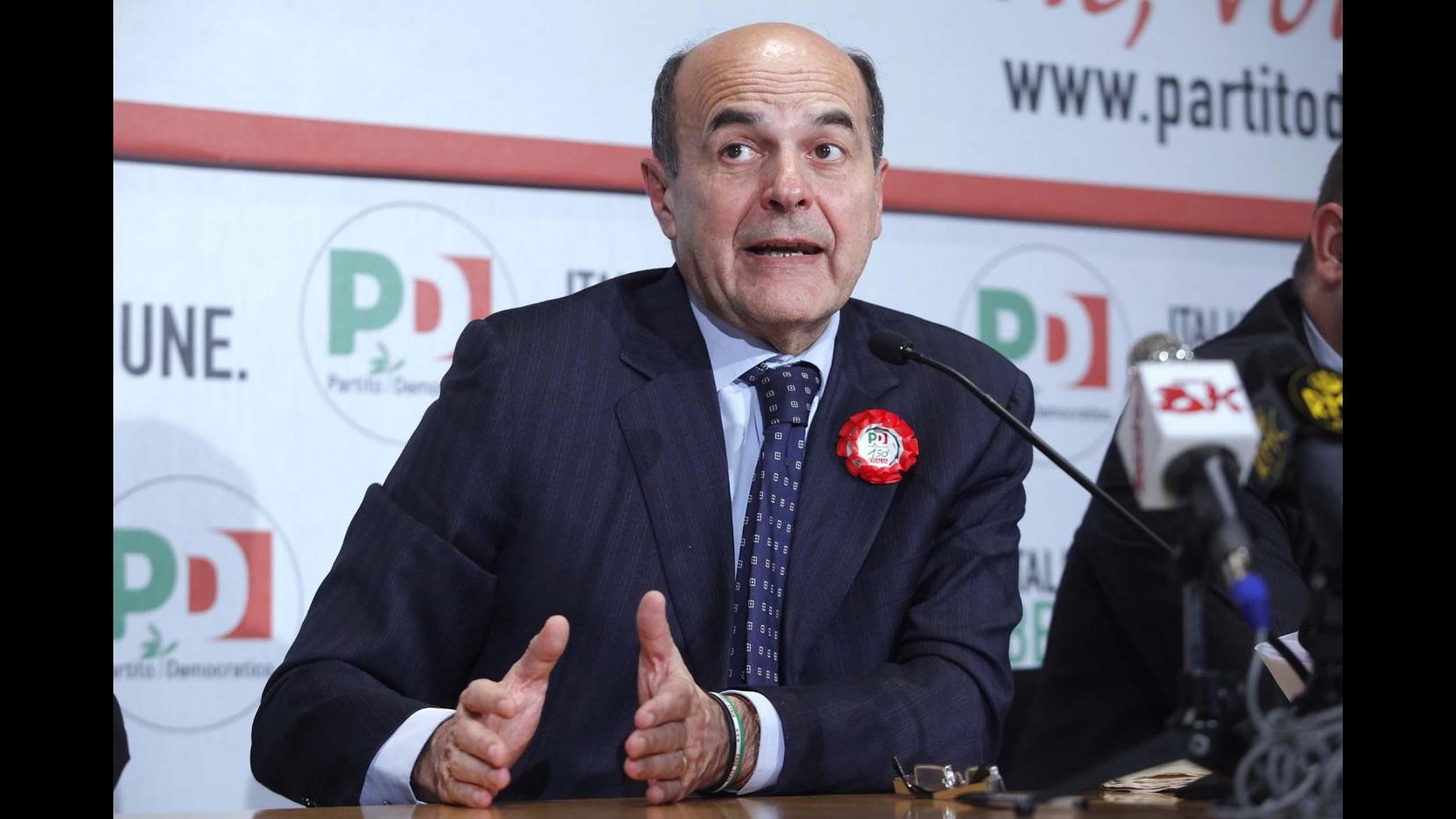 Crisi, Bersani: Monti pompiere, Berlusconi ha appiccato il fuoco