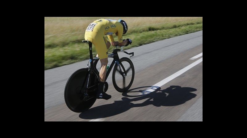 Tour de France: Wiggins domina la crono, Nibali limita i danni