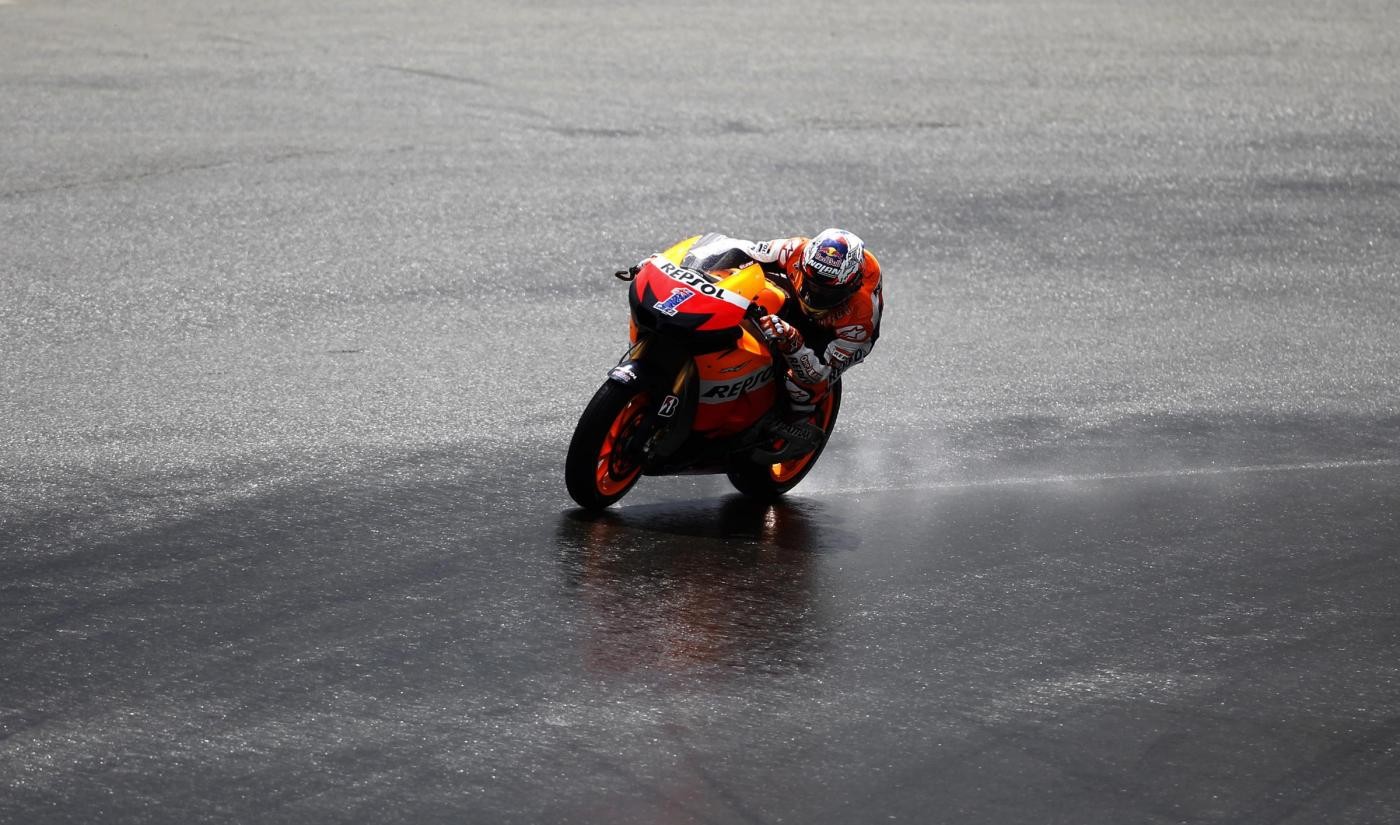 MotoGp: Stoner in pole position al Sachsenring, Rossi nono