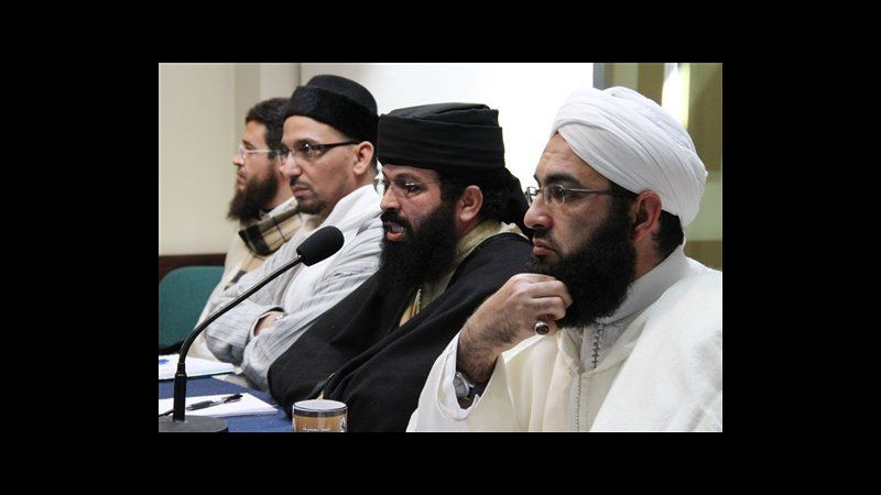 Marocco, fatwa a reporter per diritti donne: 3 religiosi la appoggiano