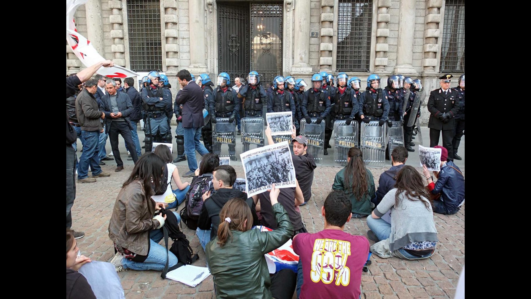 Tav, presidio davanti tribunale per apertura processo No Tav