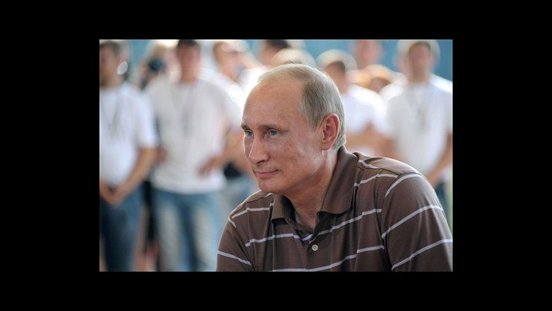 Afghanistan, Putin: Nato dovrebbe rimanere oltre il 2014