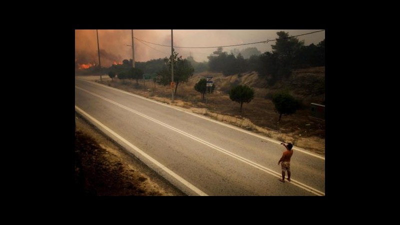 Grecia, contadino spara a passanti che filmano incendio: ricercato