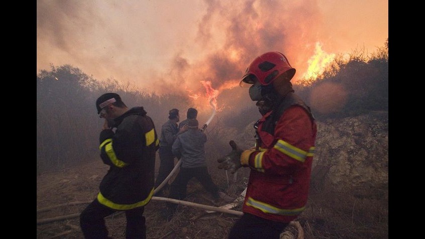 Incendio a Roma nord, brucia collina di Monte Ciocci