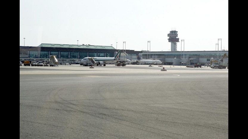 Roma, Cessna sbaglia rotta: sospesi due atterraggi a Fiumicino