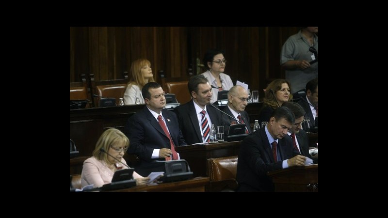 Serbia, Parlamento vota oggi fiducia a governo di Ivica Dacic