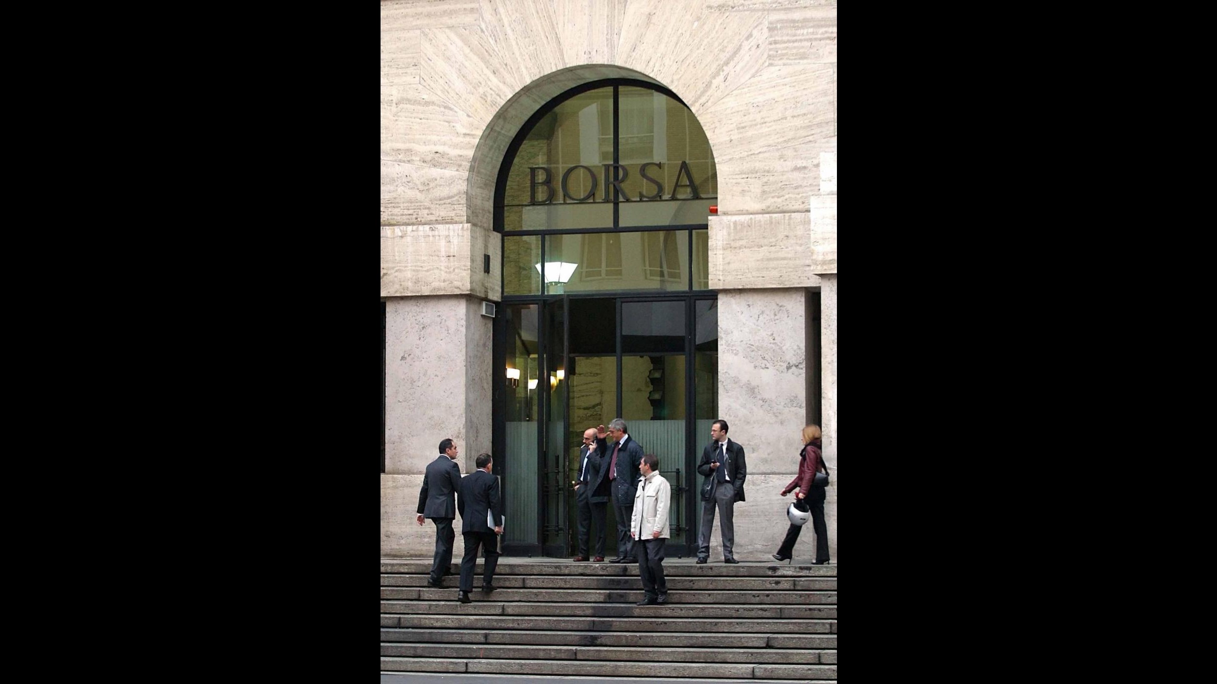 Borsa, Piazza Affari apre in rialzo: Ftse Mib +0,79%
