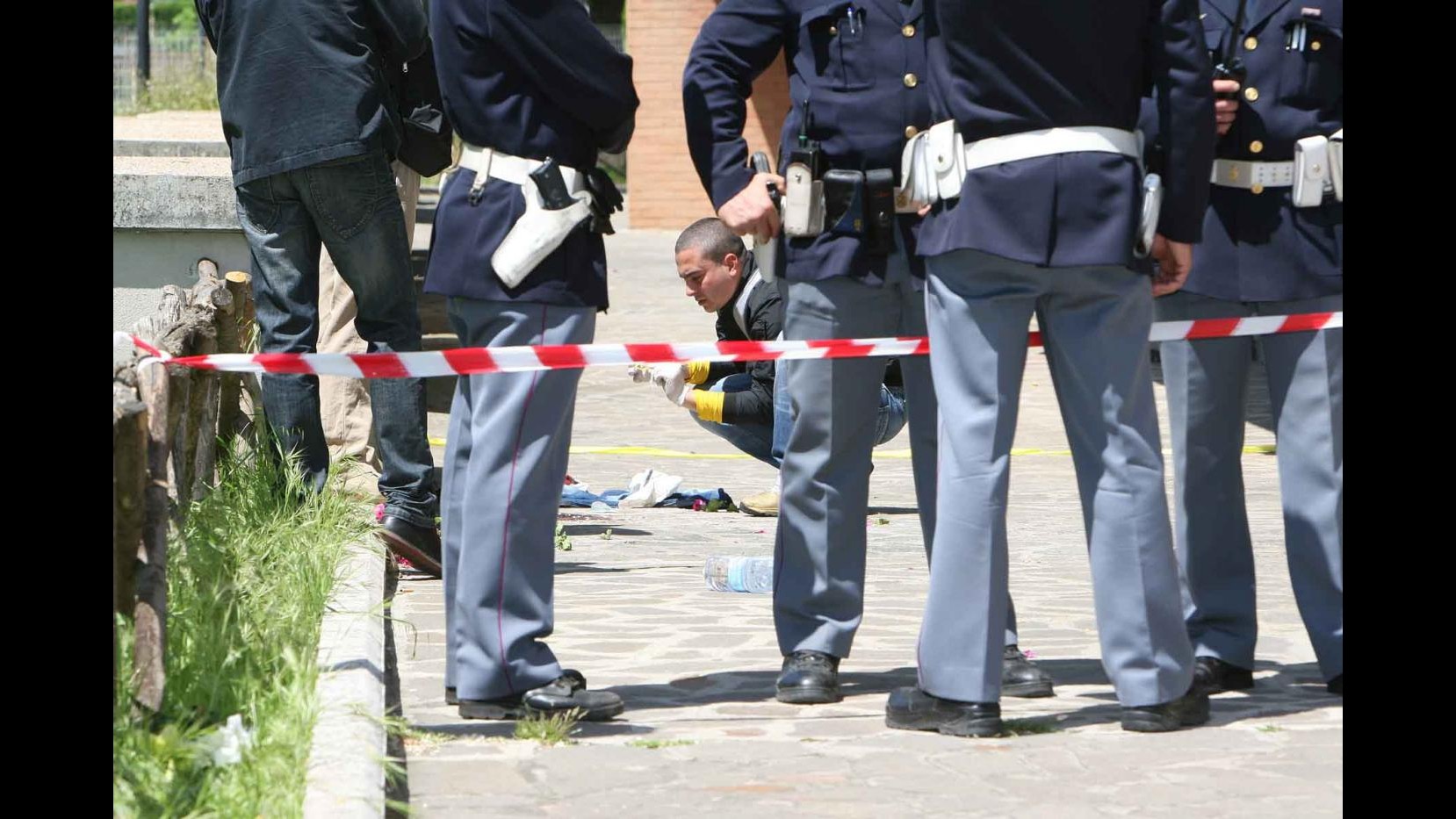 Bimbo di 4 anni cade dal decimo piano e muore nel milanese