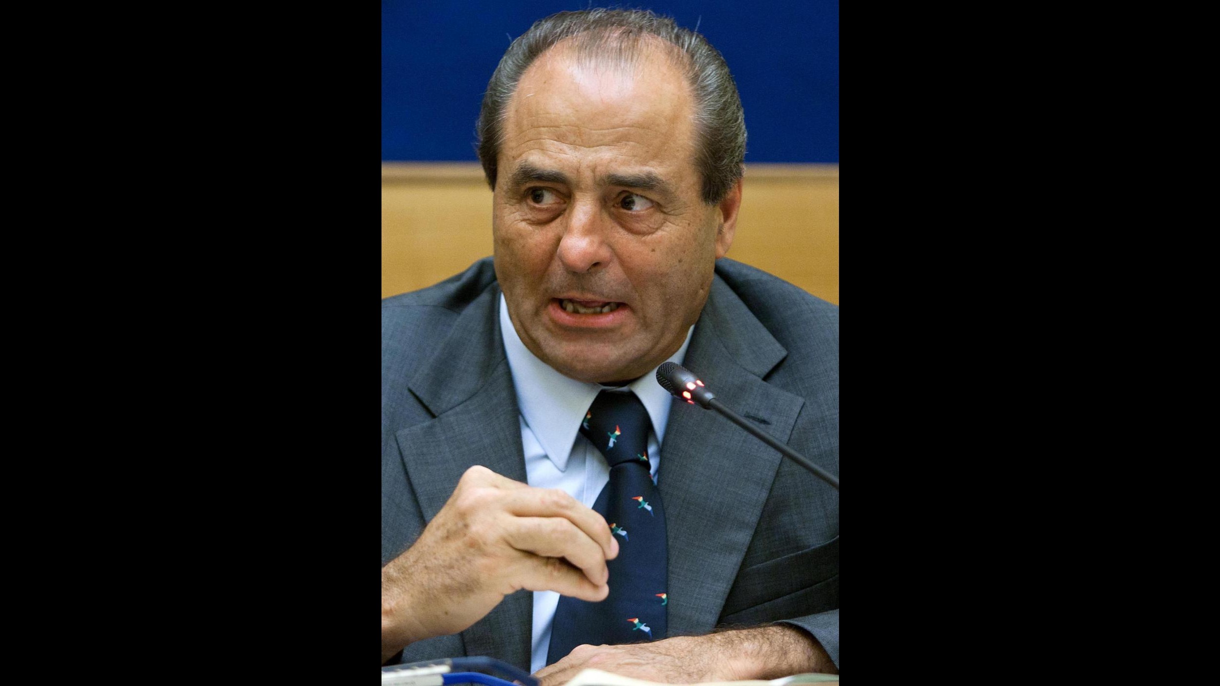 Crisi, Di Pietro: Monti ha cancellato futuro giovani, subito al voto