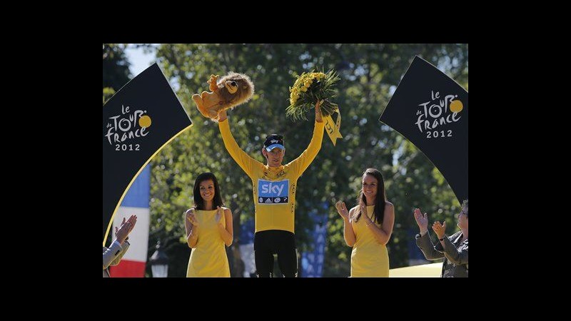 Tour de France, Wiggins re a Parigi. A Cavendish ultima tappa