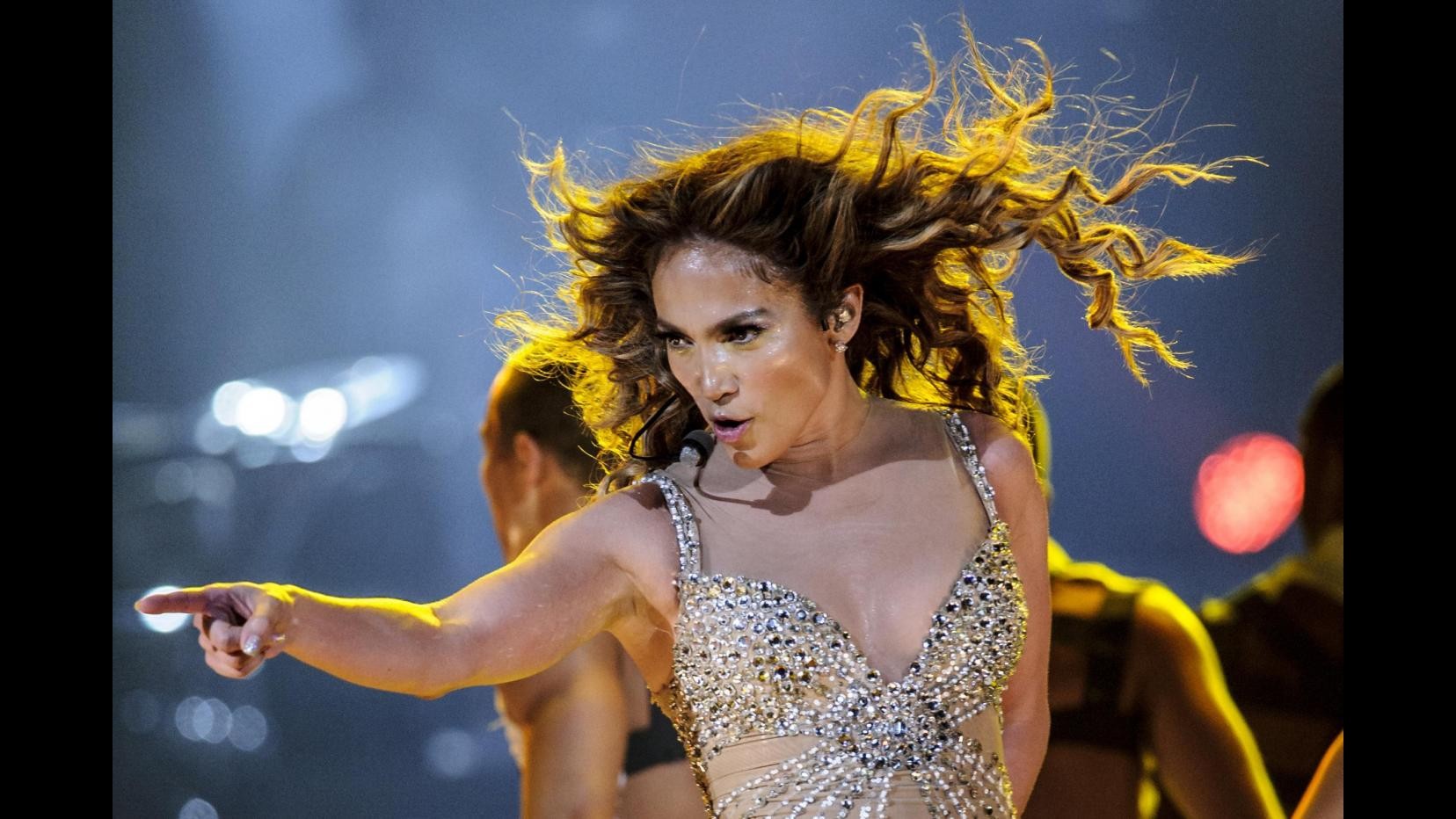 Jennifer Lopez lascia ‘American idol’ per dedicarsi al cinema