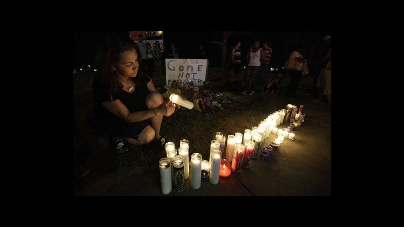 Usa, in migliaia ad Aurora alle veglie in ricordo vittime sparatoria