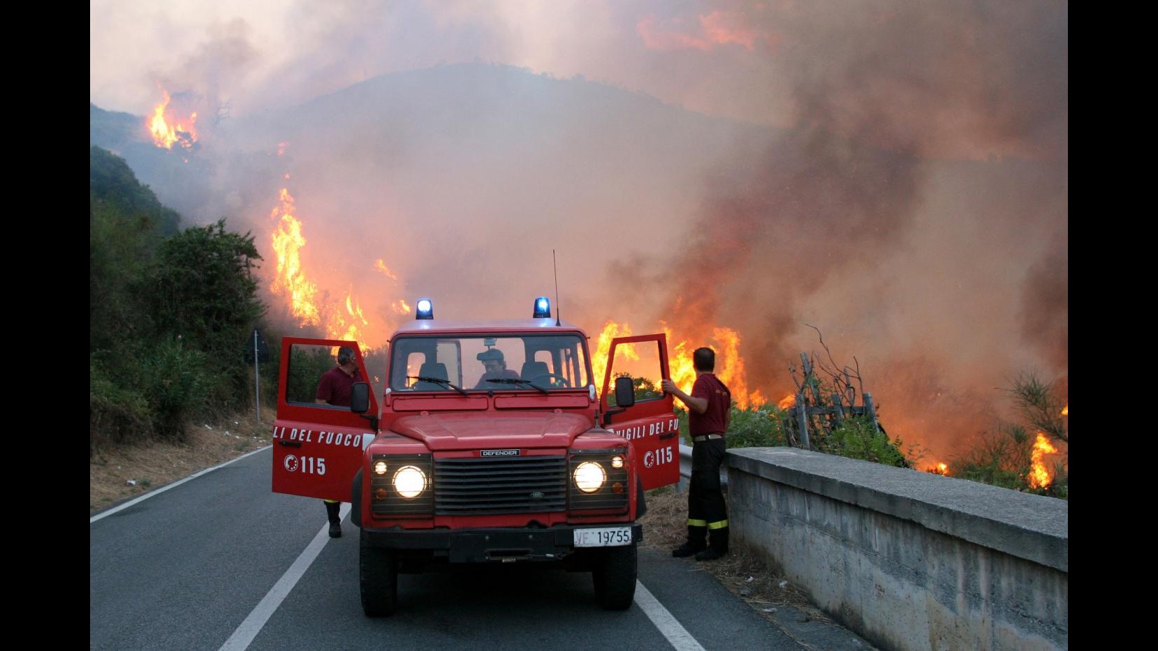 Incendi in Toscana, 28 fronti aperti