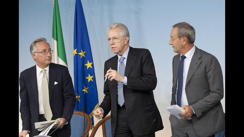 Monti: Italia deve farcela da sola