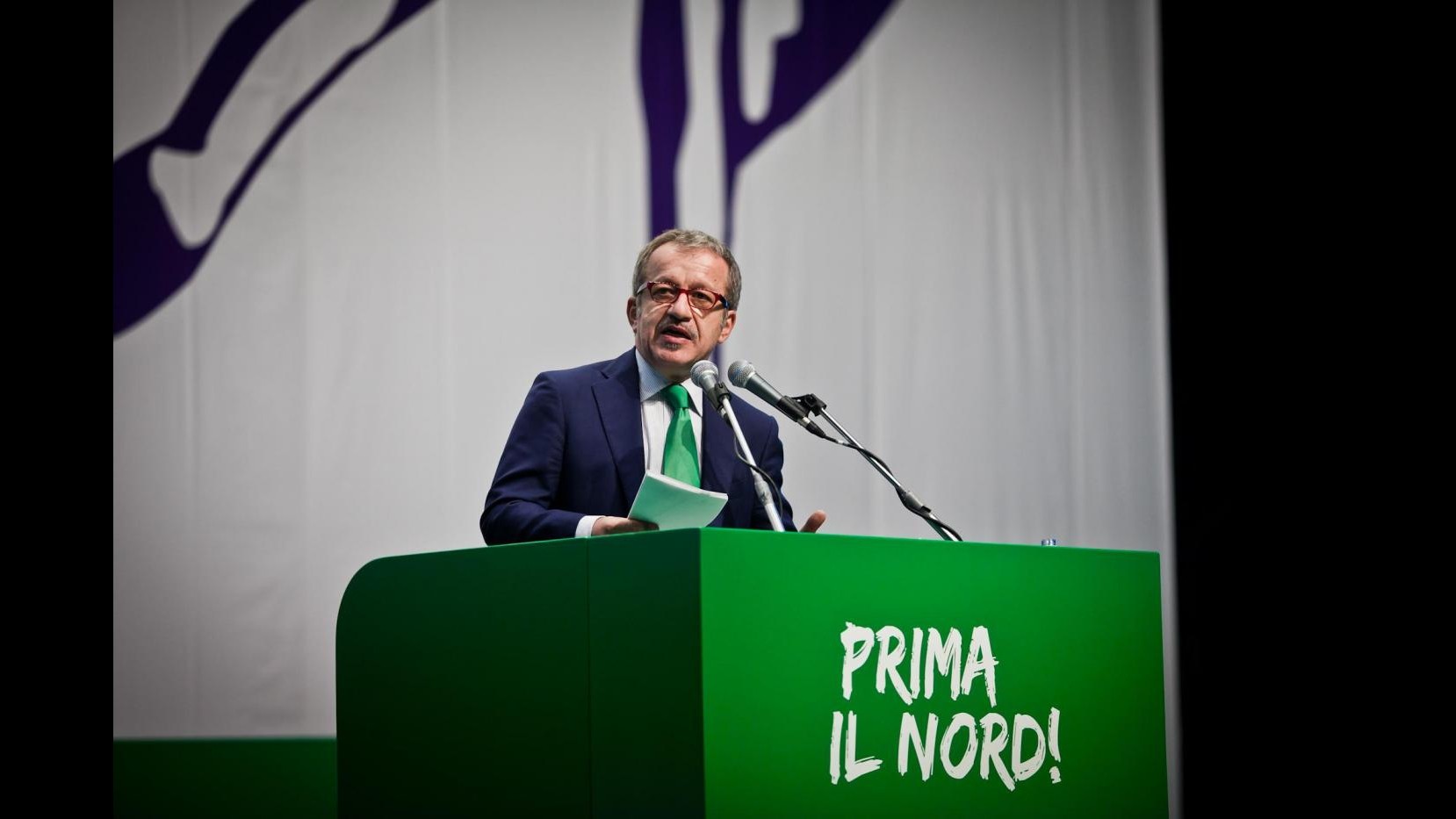 Maroni a Berlusconi: Con spread sopra 500 revoca sostegno a Monti