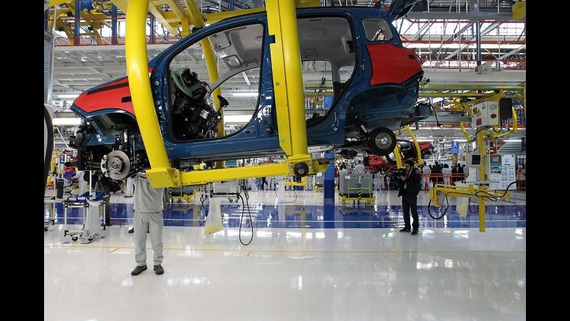 Istat: A maggio -0,5% fatturato industria, -2,7% su base annua