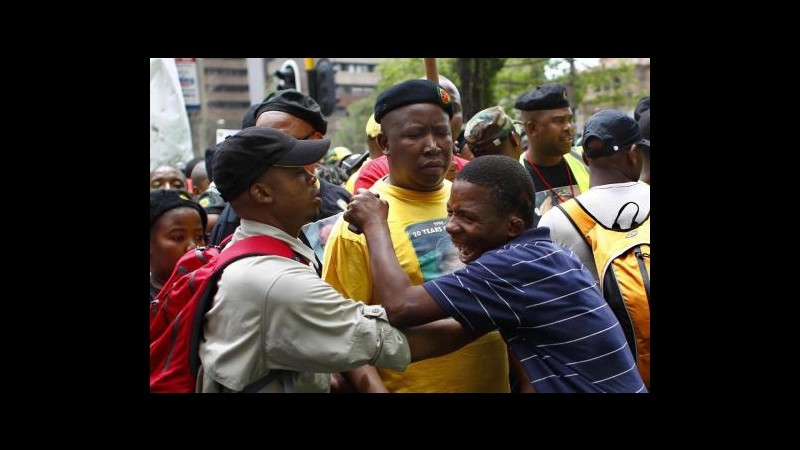 Sudafrica, Malema: Zuma si dimetta dopo strage minatori