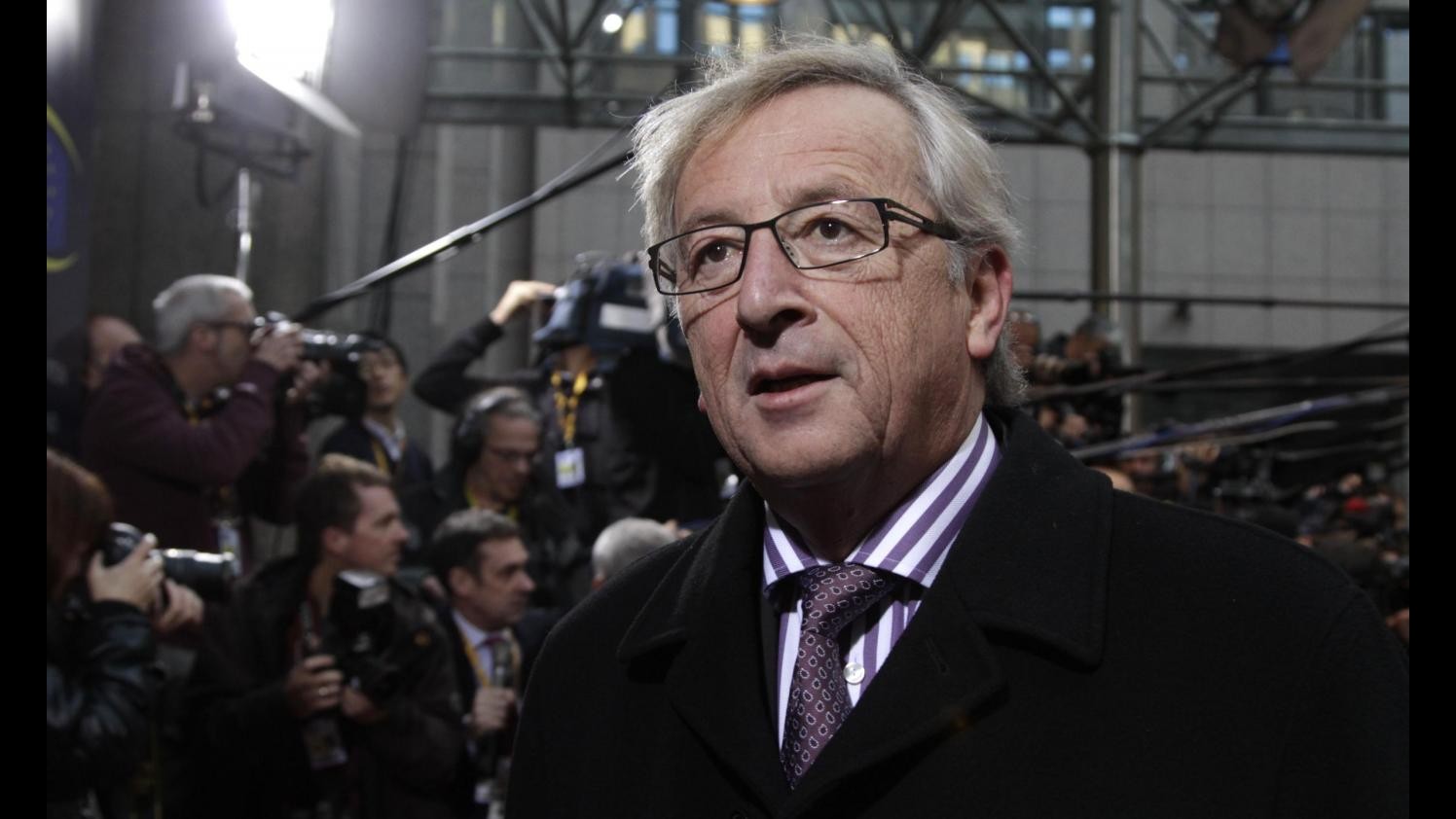 Juncker: Grecia non uscirà da euro, ma è tecnicamente possibile