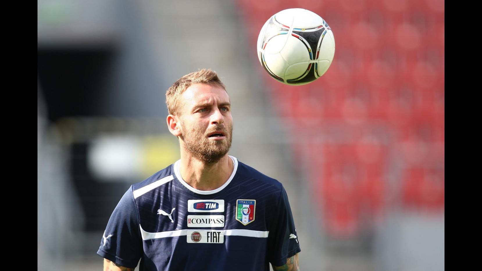 Mercato, City tenta De Rossi. Psg su Lichtsteiner