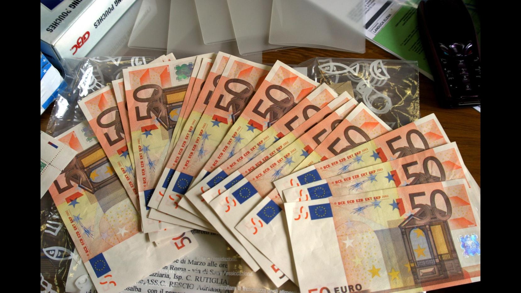 Roma, sequestrate banconote false per 9mila euro: due arresti
