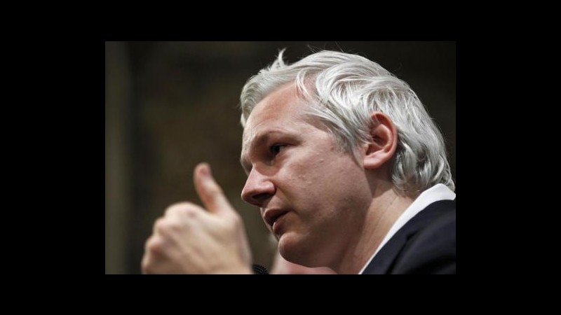 Ecuador concede asilo ad Assange, Londra: Nessun salvacondotto