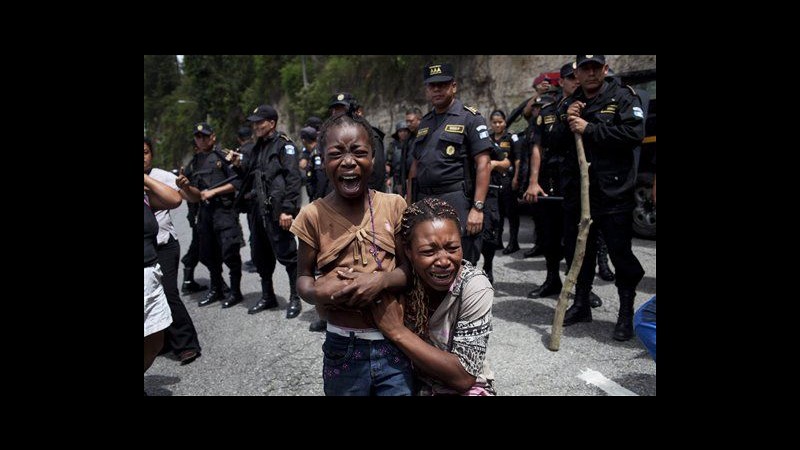 Guatemala, 100 persone sfrattate da accampamento abusivo