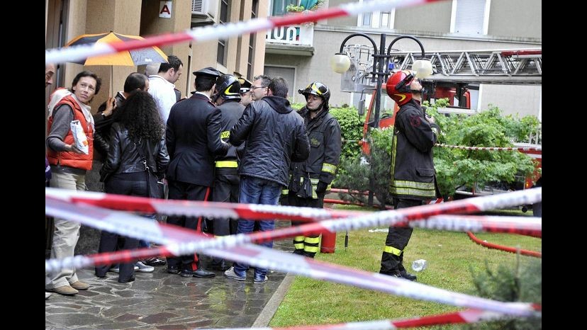 Milano, incendio in palazzina: morta donna disabile, sei feriti