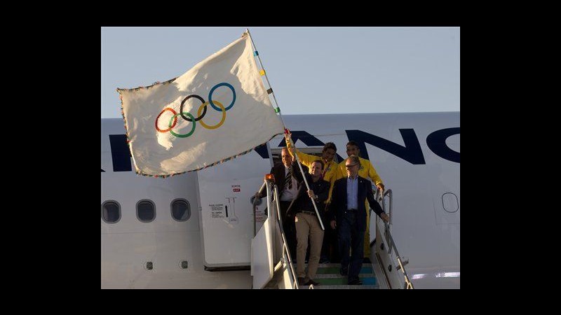 Rio 2016, la bandiera del Cio è arrivata in Brasile