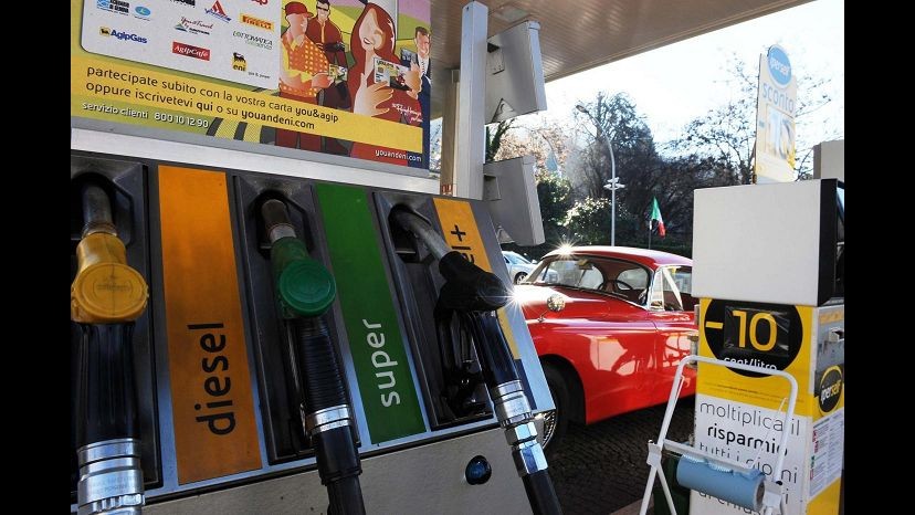 Carburanti, controlli finanza: Irregolare 15% impianti distribuzione