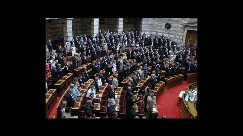 Grecia, ordigni incendiari in sede partito estrema destra Alba dorata